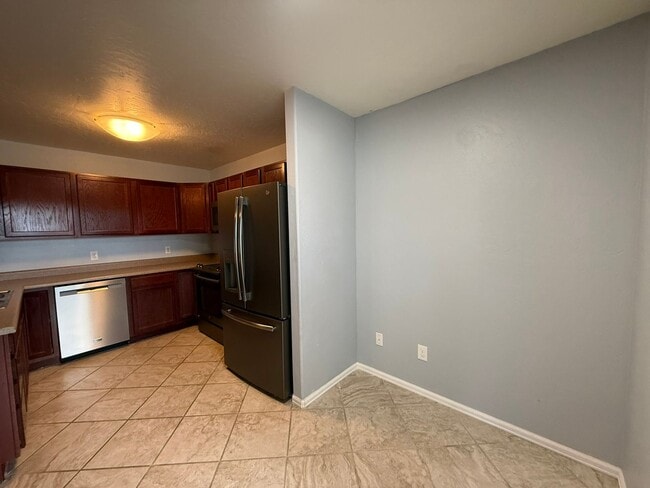 Building Photo - 651 1/2 Serenity LN