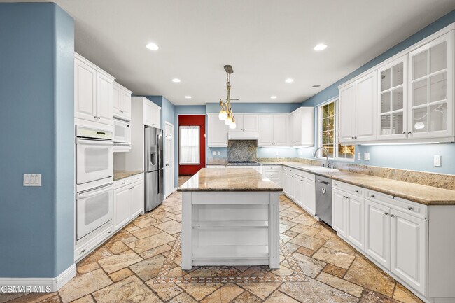 Foto del edificio - 516 Rustic Hills Dr