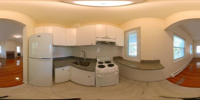 Building Photo - bedroom in Boston MA 02135