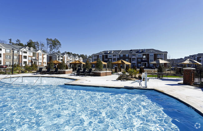 Building Photo - Clairmont at Brier Creek