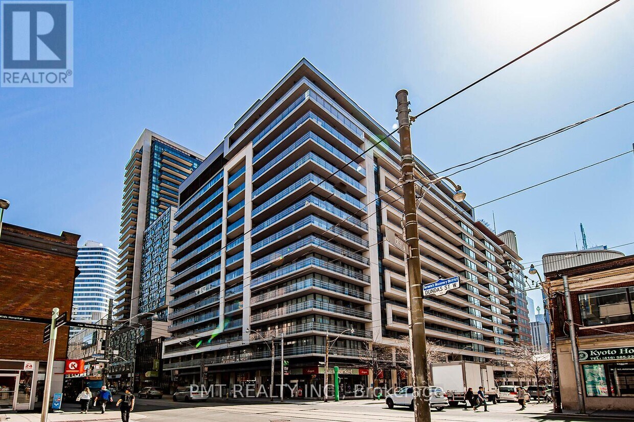 Photo principale - 111-1111 Elizabeth St