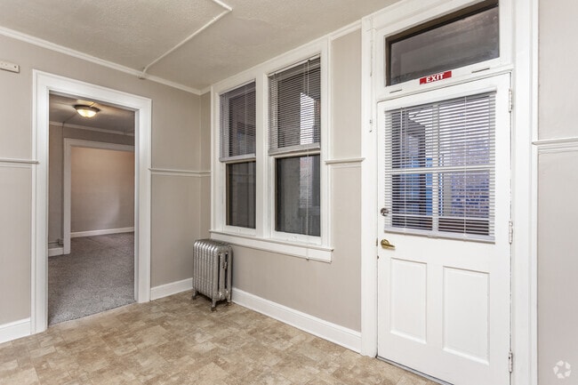 1BR, 1BA - 725 SF - Arlington Hallett