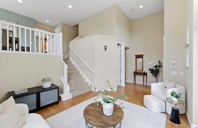 Building Photo - 6586 Sierra Ln