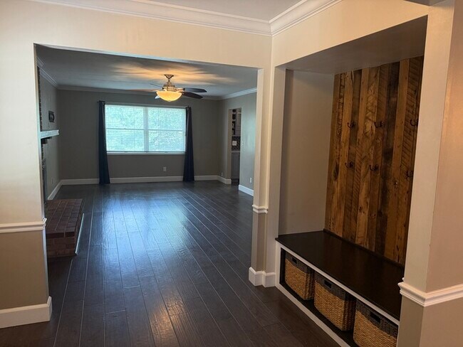 Foto del edificio - Stunning 4Bed 3.5 Bath In Chesterfield