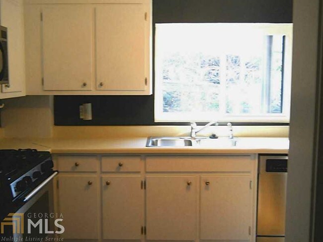Building Photo - 96 Ardmore Pl NW