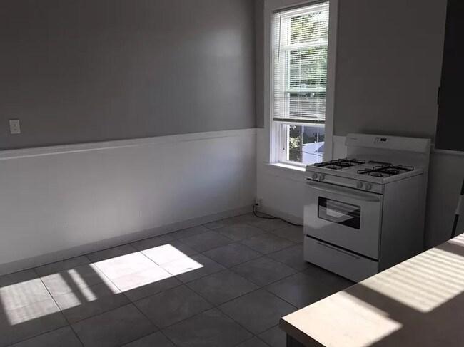 Foto del edificio - 5302 Sutherland Ave