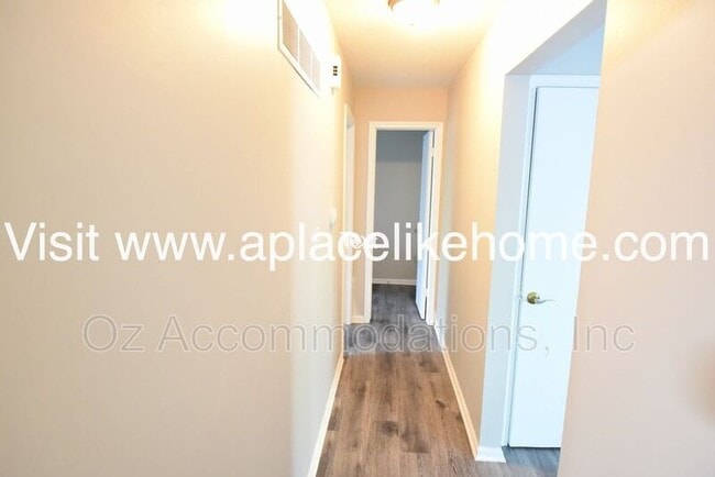 Foto del edificio - 1725 N 76th Terrace