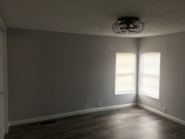 Foto del edificio - 114 Henry Ave