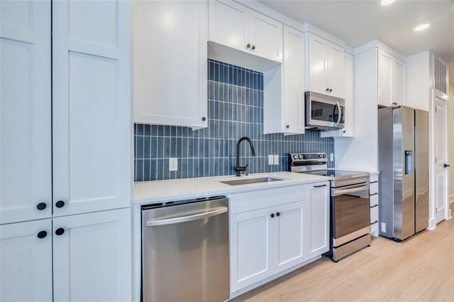 Foto del edificio - 3000 Duval St