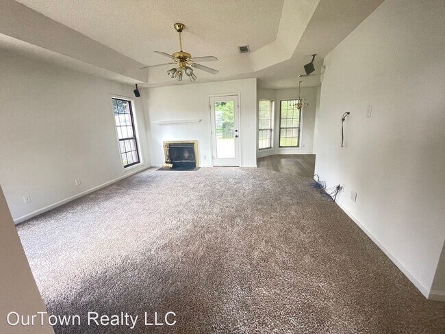 Building Photo - 3 br, 2 bath House - 7137 Buckram Oak Drive