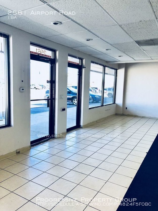 Building Photo - MOVE IN SPECIAL WITH 3-YEAR LEASE!