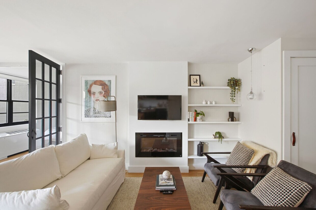 Primary Photo - 315 W 57th St