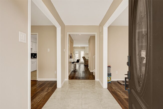 Building Photo - 14724 Perthshire Rd