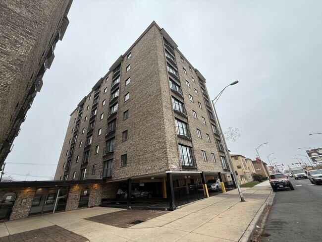 Foto del edificio - 2300 N Harlem Ave