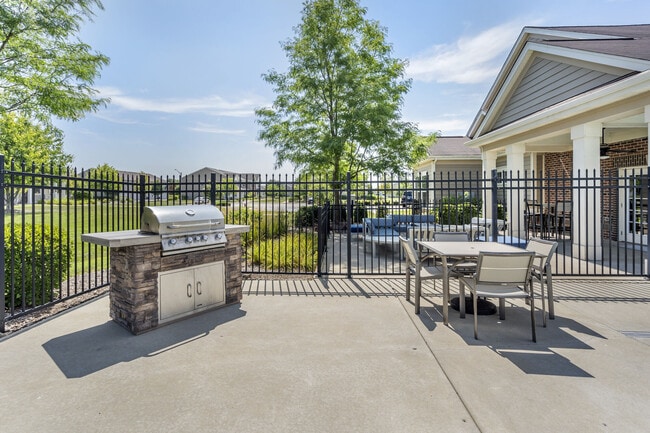 Building Photo - Randall Highlands