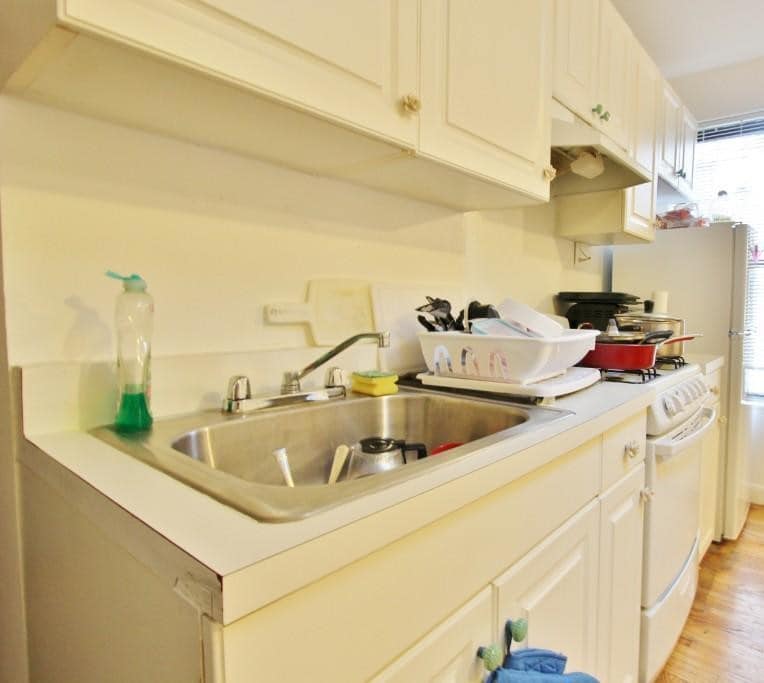 Building Photo - 24 E 97th St