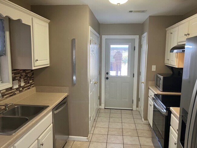 Foto del edificio - 108 Peyton Cove