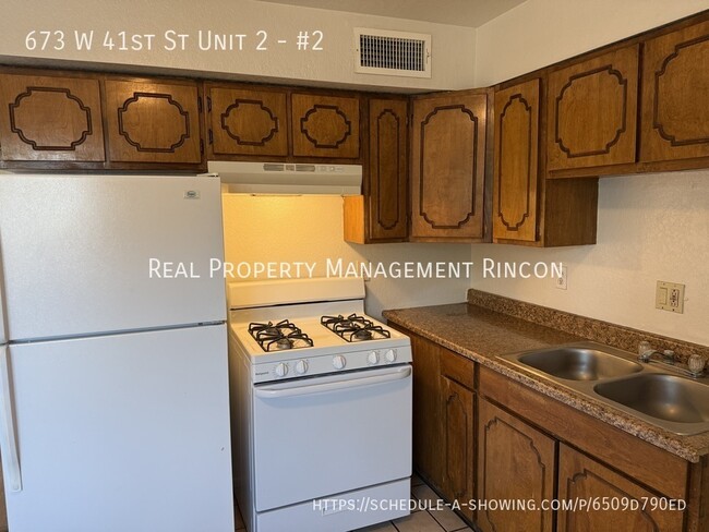 Building Photo - 673 W 41st St