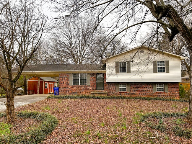 Building Photo - 675 Northview Dr NW