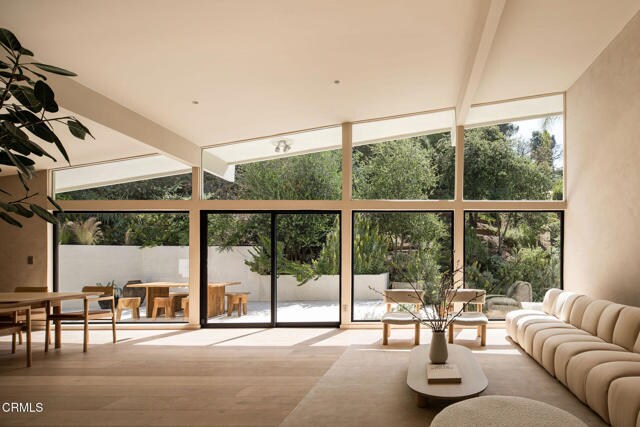 Foto del edificio - 4722 Larkwood Ave