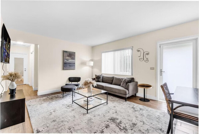 Foto del edificio - 520 NW 135th St
