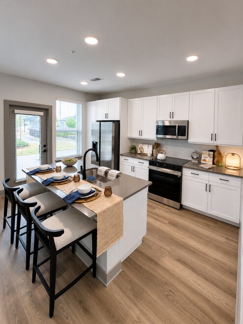 District South Apartments & Townhomes