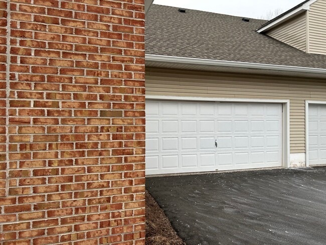 Foto del edificio - 88 Woolsey Ct