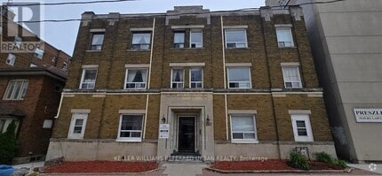Building Photo - 137-137 Eglinton Ave W