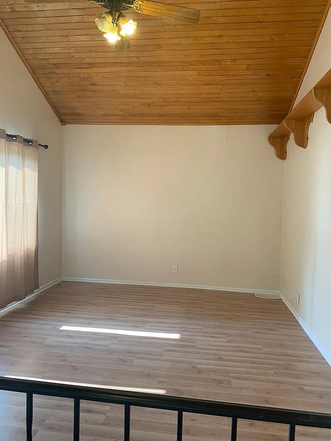 Building Photo - 723 Conway St