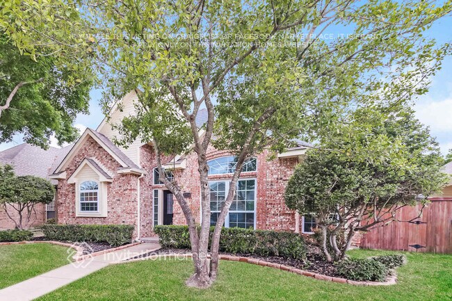 Foto del edificio - 2710 Honeysuckle Dr