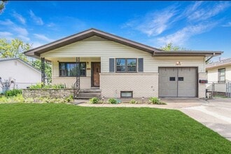 Building Photo - 1011 Skyline Dr