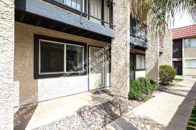 Building Photo - 700 W University Dr
