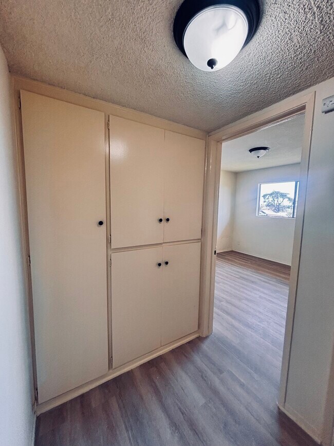 Foto del edificio - 1001 E Stearns Ave