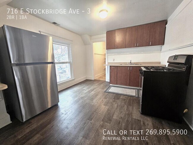 Building Photo - 716 E Stockbridge Ave