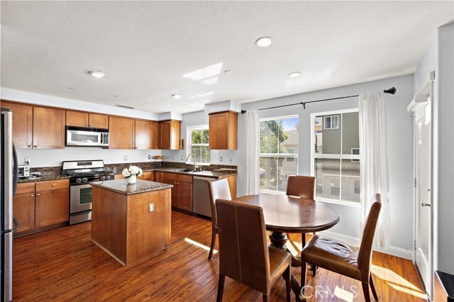 Building Photo - 73 Platinum Cir