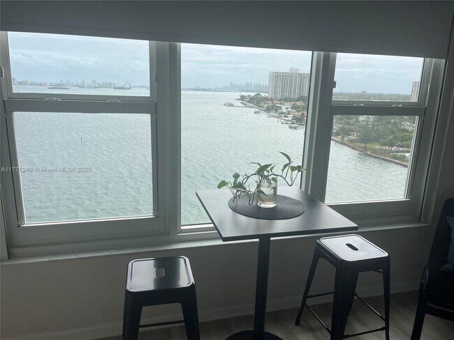 Building Photo - 11111 Biscayne Blvd