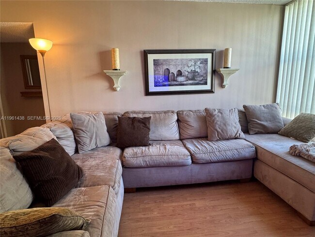 Foto del edificio - 210 172nd St