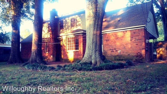 Building Photo - 725 S Yates Rd