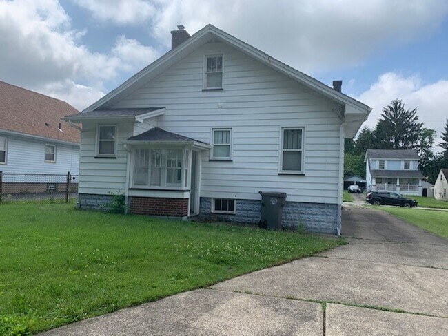 Building Photo - BROWNLEE WOODS 4 BED/1.5 BATH HOME