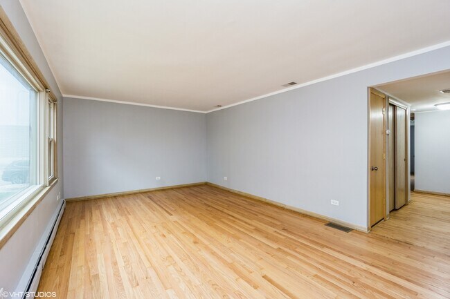 Foto del edificio - 7537 W Higgins Rd