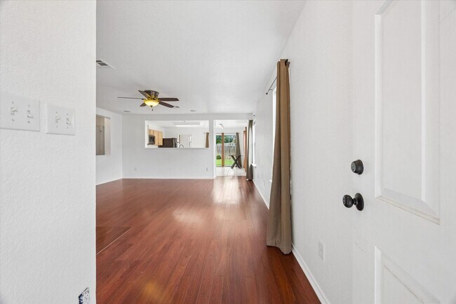 Foto del edificio - 141 Beech Dr