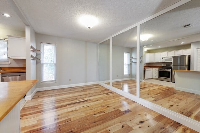 Building Photo - 1801 W 37th St