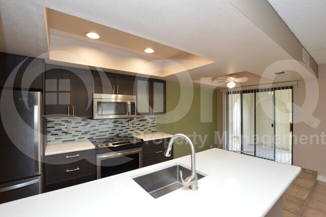 Building Photo - 5054 E Siesta Dr
