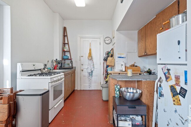 Foto del edificio - 223 Bates Ave