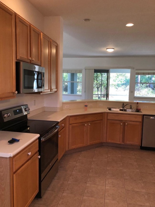 Foto del edificio - 3271 SW Fillmore St