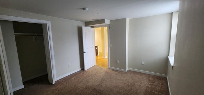 Building Photo - 20 Pond St