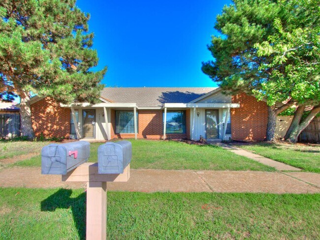 Building Photo - 6607 Lyrewood Ln