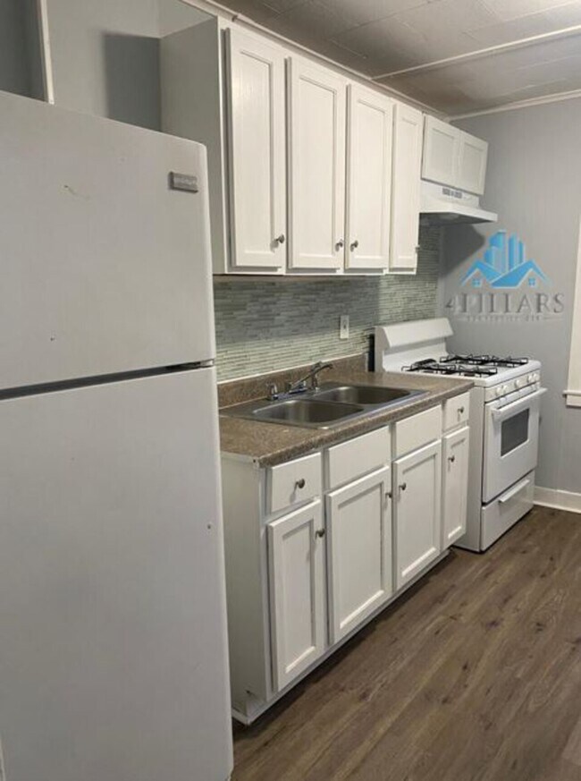 Building Photo - 1406 Federal Ave