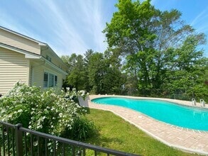 Building Photo - 212 Fort Lee Pl