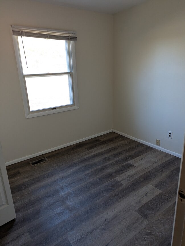 Building Photo - 910 S Duncan Rd